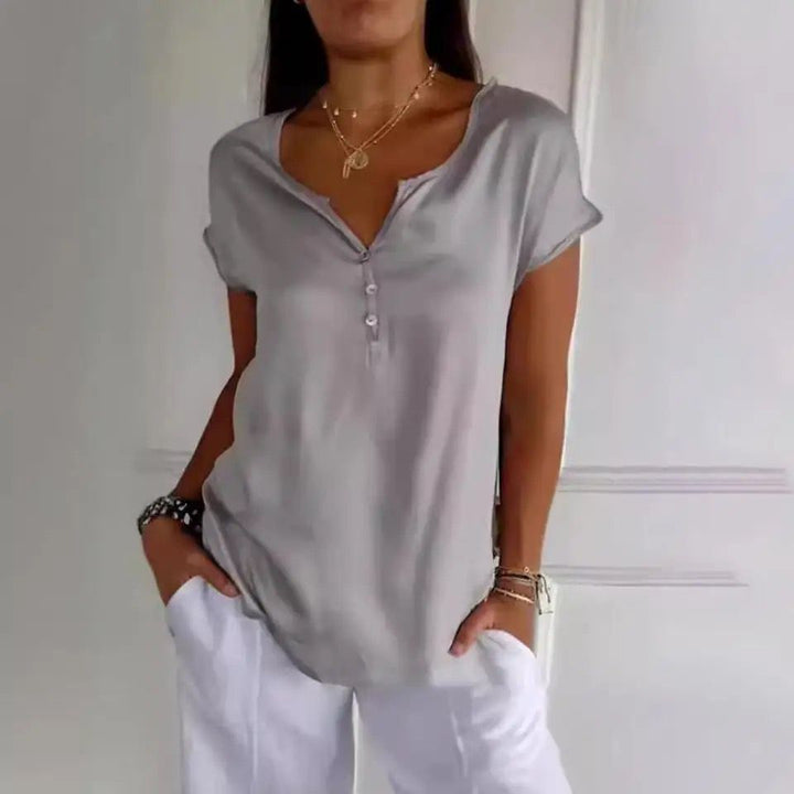 DAKOTA | ELEGANT V-NECK TOP